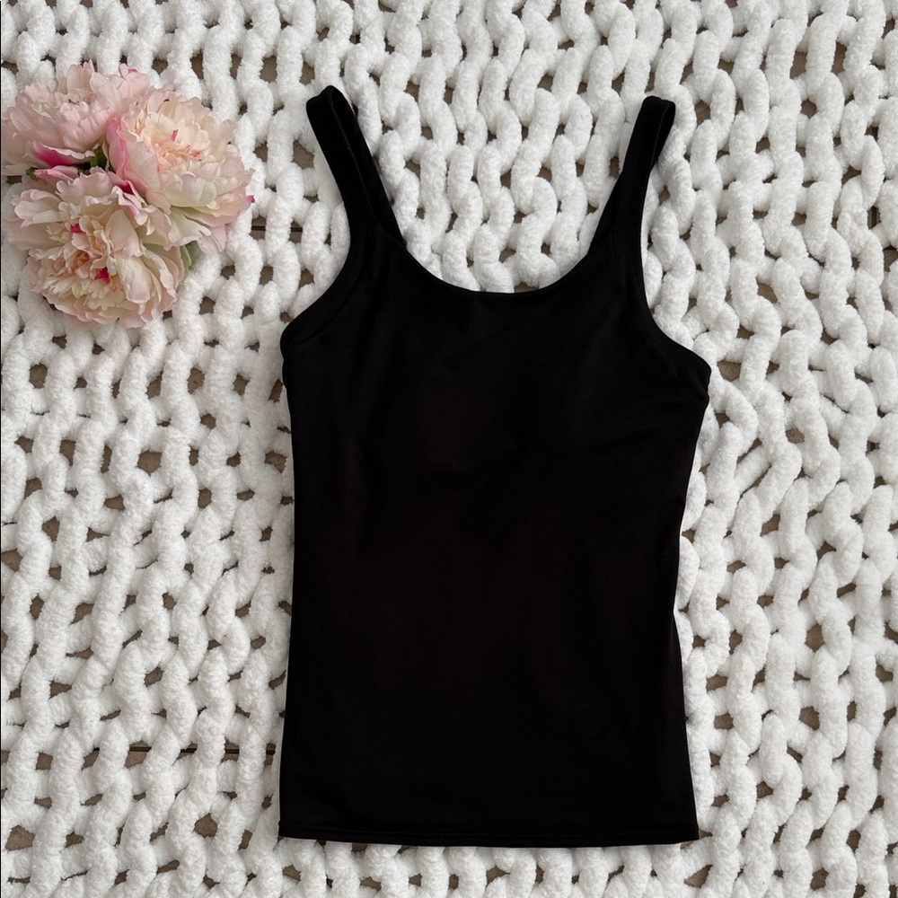 Alo Black Waist Length Tank L